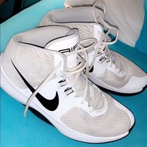 Women’s Nike Air Max Basketball Shoes